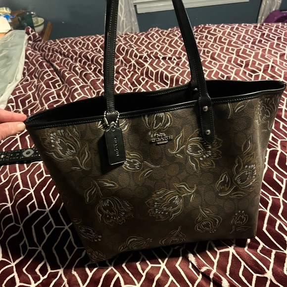 Coach Tote - Picture 2 of 5